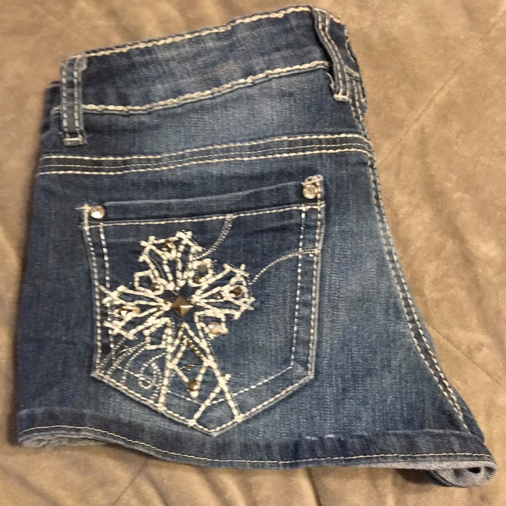 Booty shorts - Picture 3 of 5
